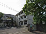 【小学校】津乃峰小学校まで1500ｍ