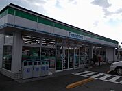 【コンビニエンスストア】ファミリーマートまで750ｍ