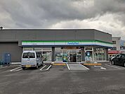 【コンビニエンスストア】ファミリーマート新居浜中村店様まで900ｍ