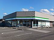 【コンビニエンスストア】ファミリーマート新居浜中村店まで170ｍ