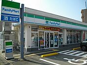 【コンビニエンスストア】ファミリ－マ－ト鳥取国府店まで750ｍ