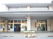 【小学校】中ノ郷小学校まで700ｍ
