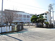 【小学校】みなと小学校まで500ｍ