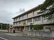 【小学校】観音寺市立豊田小学校まで750ｍ