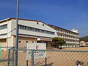 【小学校】加茂小学校まで300ｍ