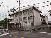 【小学校】丸亀市立郡家小学校まで1400ｍ