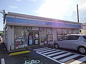 【コンビニエンスストア】ローソン坂出江尻町店まで100ｍ