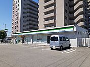 【コンビニエンスストア】ファミリーマート竹原店様まで350ｍ
