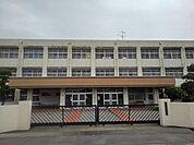 【小学校】三豊市立本山小学校まで900ｍ