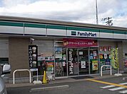 【コンビニエンスストア】ファミリーマート大津唐崎1丁目まで700ｍ