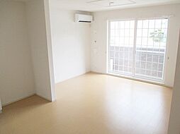 アクティフ　ジェルメIII 101 1階1LDKのリビング/ダイニング