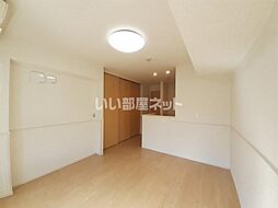 メゾン・アール 301 3階1LDKのリビング/ダイニング