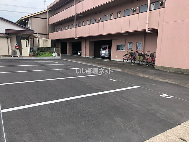 8 / 9