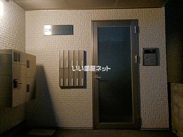 8 / 12