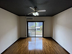 エクセランス・ド・シュレーリン 102 1階1Kのリビング/ダイニング