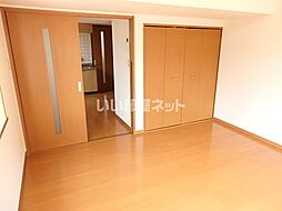 ＯＺ新田東 102 1階1Kのリビング/ダイニング