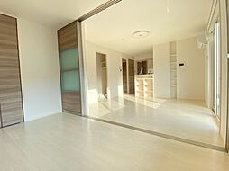 クロ・ド・エヌ 102 1階2LDKのリビング/ダイニング