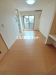 フローラ 201 2階1LDKのリビング/ダイニング