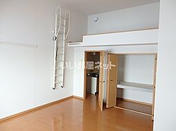 ソレアードK 203 2階1Kのリビング/ダイニング