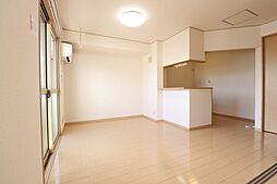 ＰＲＩＮＣＥＳＳ　I・II 202 2階1LDKのリビング/ダイニング