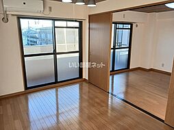 クレストＹＭＤI 302 3階3LDKのリビング/ダイニング