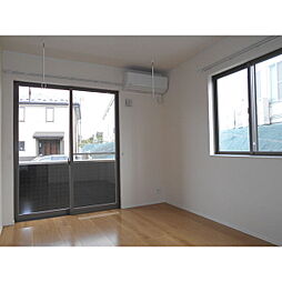 アメージングN.Y 107 1階1LDKのリビング/ダイニング