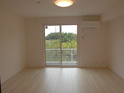 サザンコートV 102 1階ワンルームのリビング/ダイニング