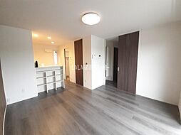 ソティス 106 1階ワンルームのリビング/ダイニング