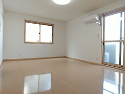 ボナールヴィラII 105 1階ワンルームのリビング/ダイニング