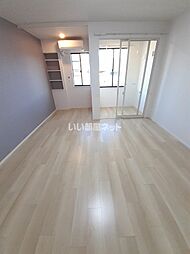 ベル・ヴィオラＫVI 107 1階ワンルームのリビング/ダイニング