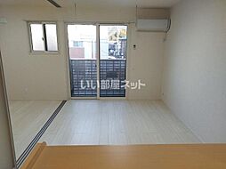 ヴィヴィアンZOO 201 2階1LDKのリビング/ダイニング