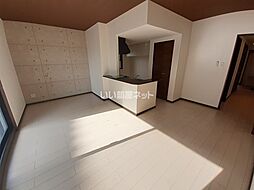 La Quadrifoglio 103 1階1LDKのリビング/ダイニング