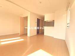 メゾン　ドール三田　2号館 206 2階1LDKのリビング/ダイニング