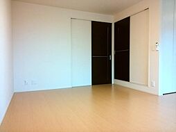 新潟県長岡市喜多町3160番地の賃貸アパート 2階1LDKのリビング/ダイニング