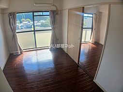 アーバンライフ柘植 301 3階2DKのリビング/ダイニング