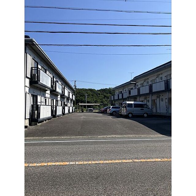 8 / 11