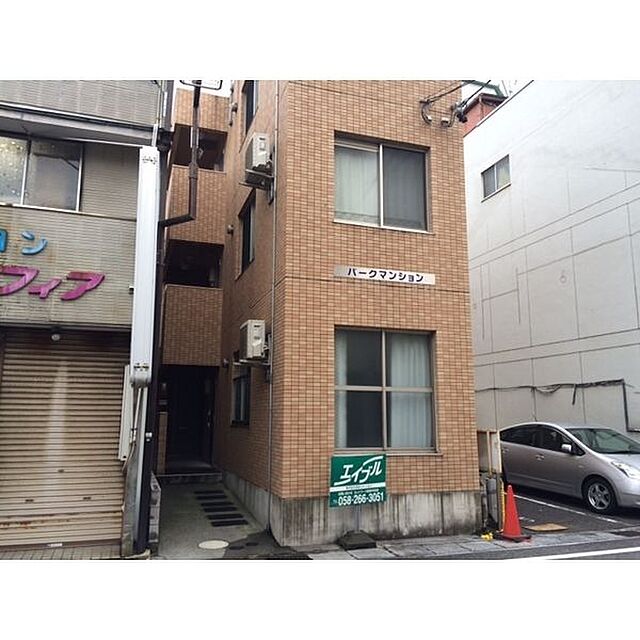 7 / 12
