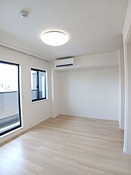 ウエスト　コミタリアIII 202 2階1LDKのリビング/ダイニング