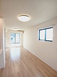 サニーグレイスＤ 101 1階1LDKのリビング/ダイニング