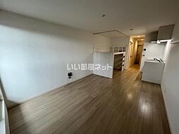 メゾン・ルポ 206 2階ワンルームのリビング/ダイニング