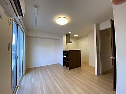 みつばち本町III 207 1階1LDKのリビング/ダイニング