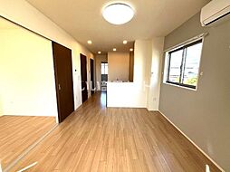 パステルリリィ 201 2階2LDKのリビング/ダイニング