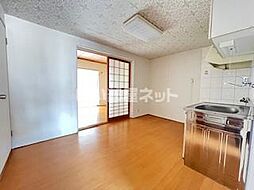 スカイやまもと 102 1階3DKのリビング/ダイニング