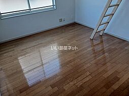 Wistaria 101 1階ワンルームのリビング/ダイニング