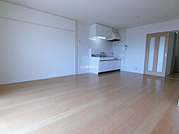 JR鹿児島本線 春日駅 徒歩11分の賃貸マンション 5階2LDKのリビング/ダイニング