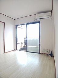 ロワール市川 402 4階2DKのリビング/ダイニング