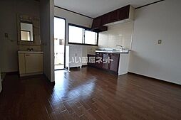 グランデュール松原 205 2階2DKのリビング/ダイニング