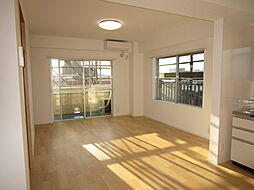 パステル中島 301 3階2LDKのリビング/ダイニング