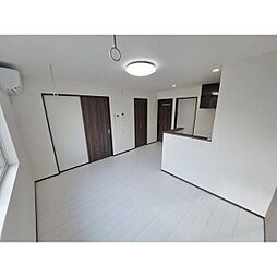 上毛電気鉄道 粕川駅 徒歩6分の賃貸アパート 1階1LDKのリビング/ダイニング