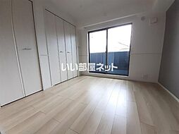 ラ・プレニチュード・アモネーズ 202 2階1LDKのリビング/ダイニング